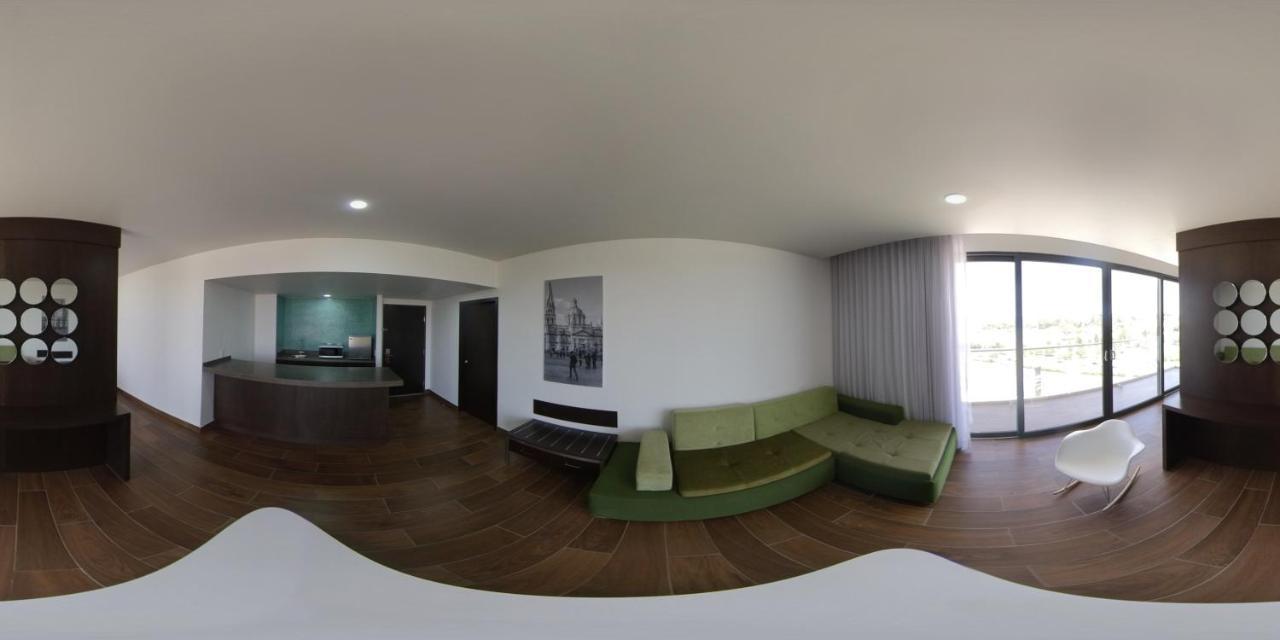 Fiesta Inn Guadalajara Aeropuerto Las Pintas Экстерьер фото