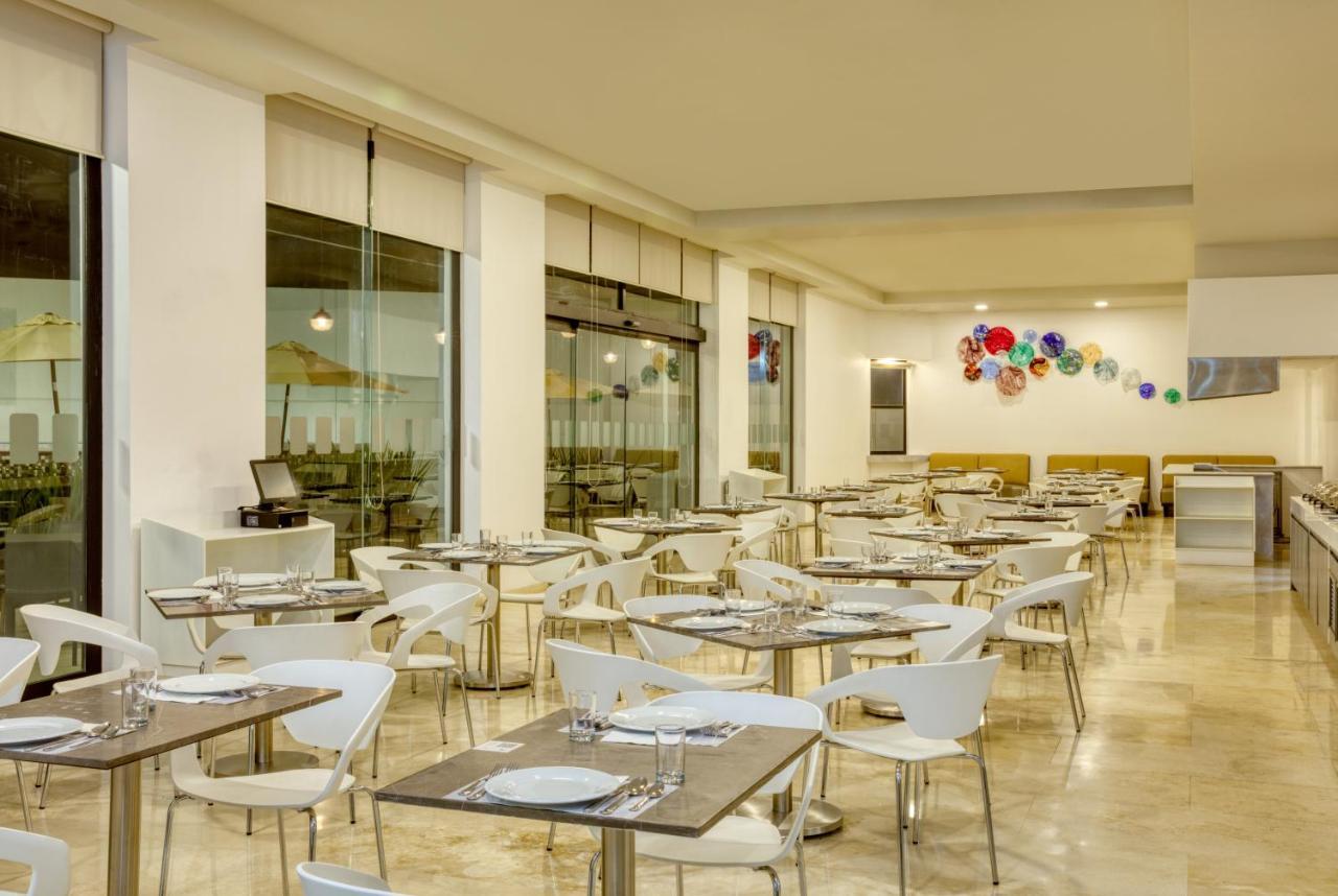 Fiesta Inn Guadalajara Aeropuerto Las Pintas Экстерьер фото