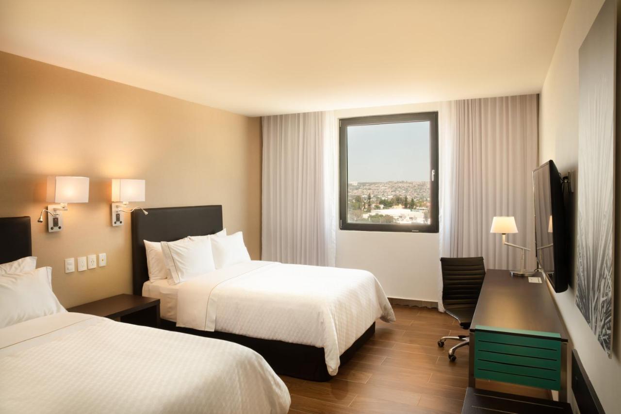 Fiesta Inn Guadalajara Aeropuerto Las Pintas Экстерьер фото