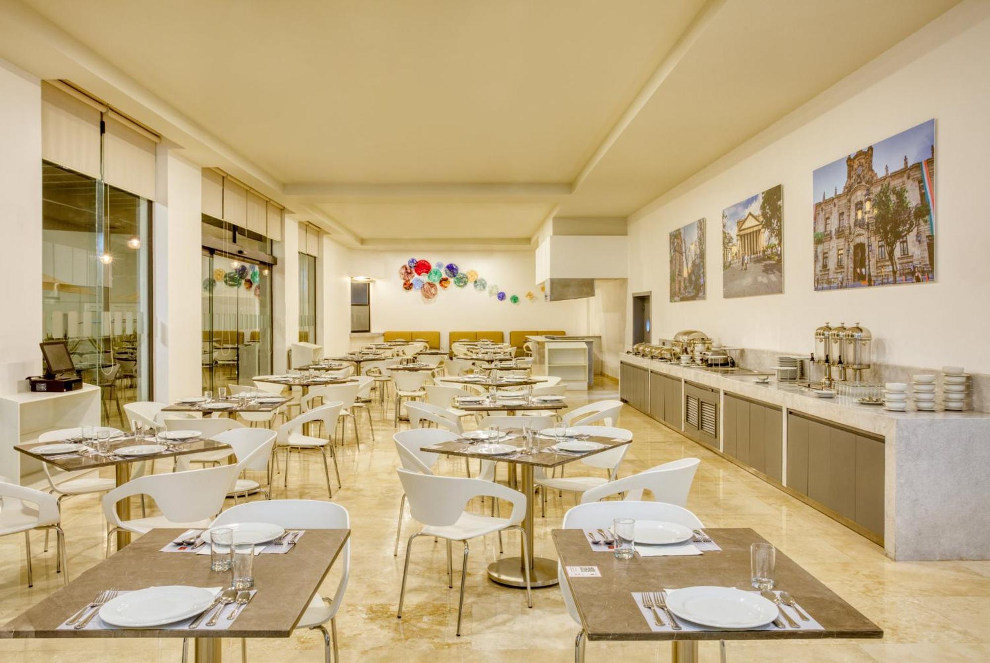 Fiesta Inn Guadalajara Aeropuerto Las Pintas Экстерьер фото